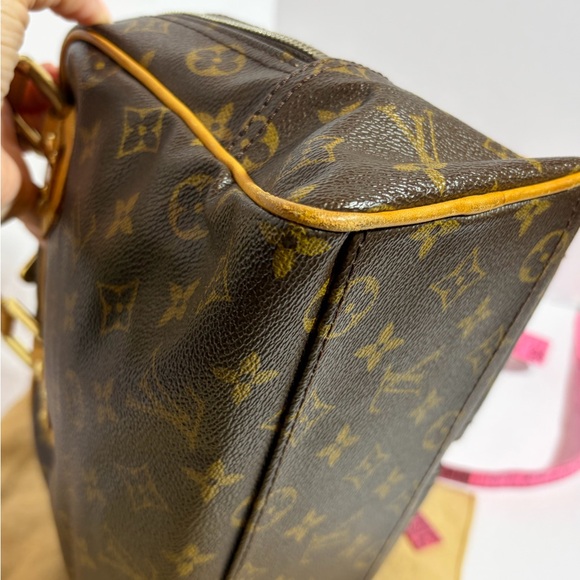 Louis Vuitton Monogram Manhattan PM - Picture 9 of 16